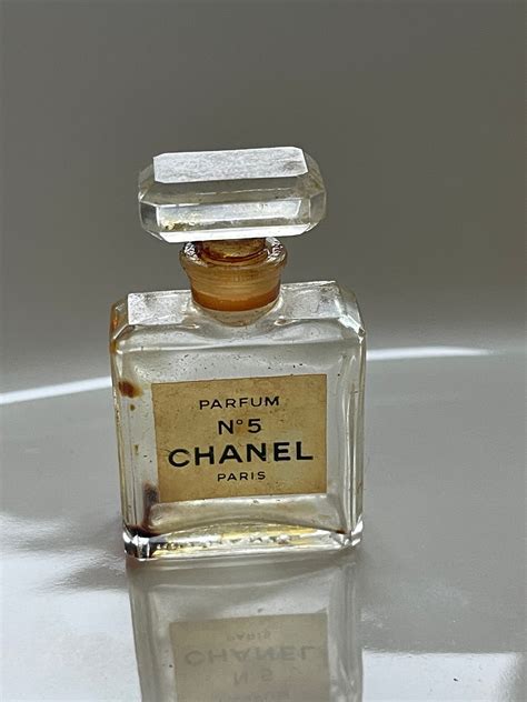 how to date bottle chanel no 5 cologne|how to date Chanel bottle.